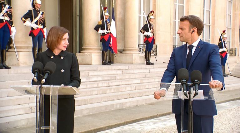 رئيس مولدوفا مايا ساندو تصل الأراضي الفرنسية