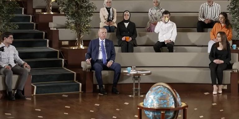 أردوغان خلال لقائه مع الشباب