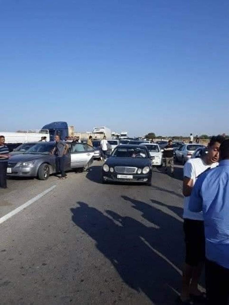 إغلاق الطريق الساحلية بين ليبيا وتونس