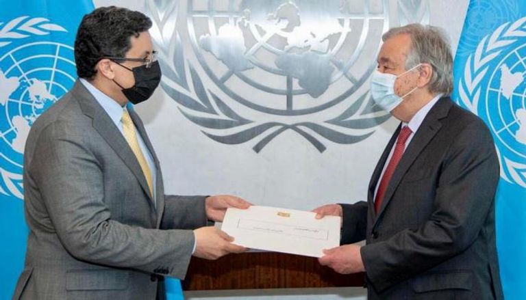 وزير الخارجية اليمني يسلم الأمم المتحدة