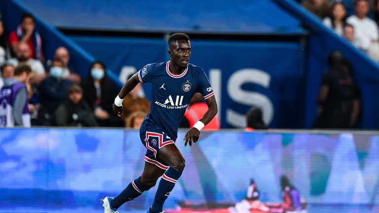 إدريسا جاي لاعب باريس سان جيرمان الفرنسي