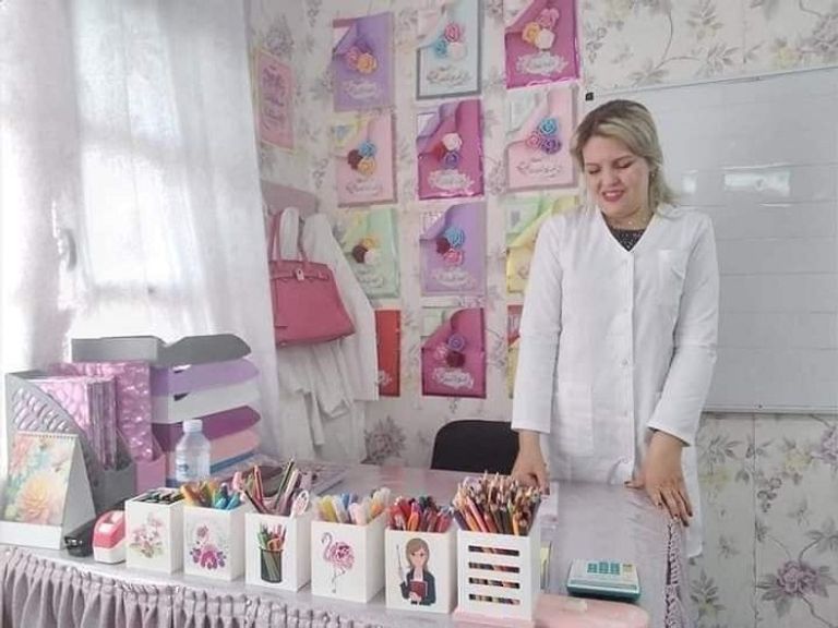 معلمة جزائرية تحول قسمها إلى تحفة فنية معلمة جزائرية تحول قسمها إلى تحفة فنية