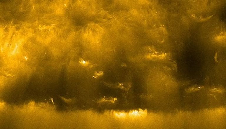 صورة غير مسبوقة للشمس تظهر الحاجز القنفذي