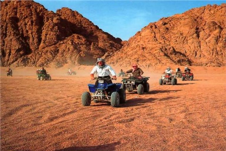 أهرامات الجيزة في مصر