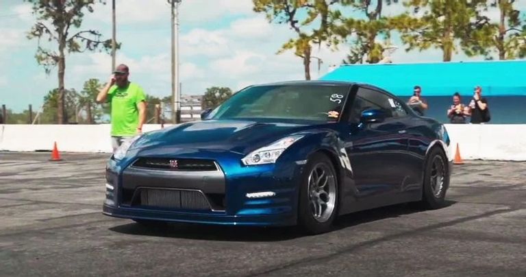 طراز Nissan GT-R موديل عام 2013