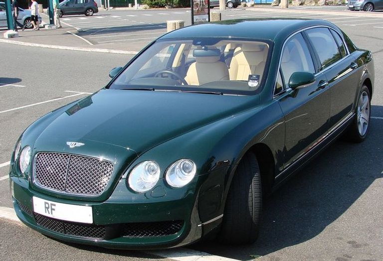طراز Bentley Continental Flying Spur موديل عام 2000 