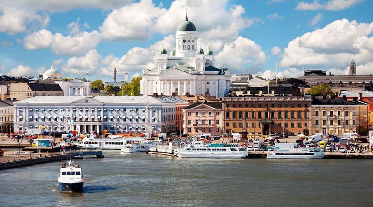مدينة Helsinki مدينة Reykjavik