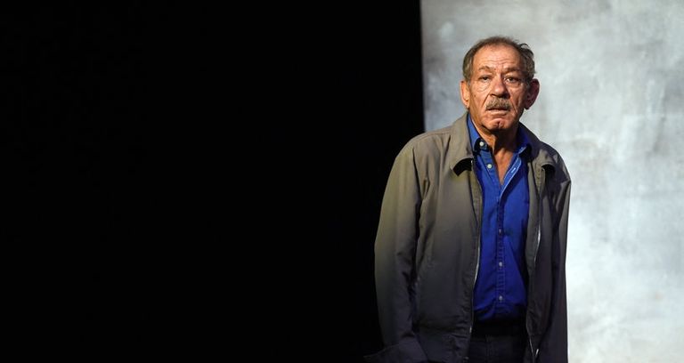 الفنان الجزائري الراحل أحمد بن عيسى - أرشيفية الفنان الجزائري الراحل أحمد بن عيسى - أرشيفية