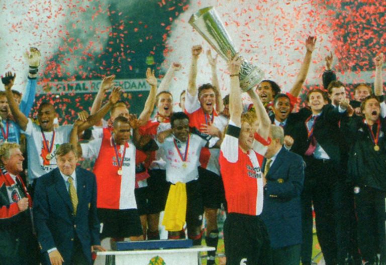 فينورد بطل اليوربا ليج 2002 روما وفينورد