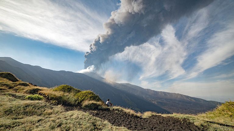 جبل إتنا في إيطاليا أبرز 6 أماكن طبيعية في إيطاليا "مذهلة"