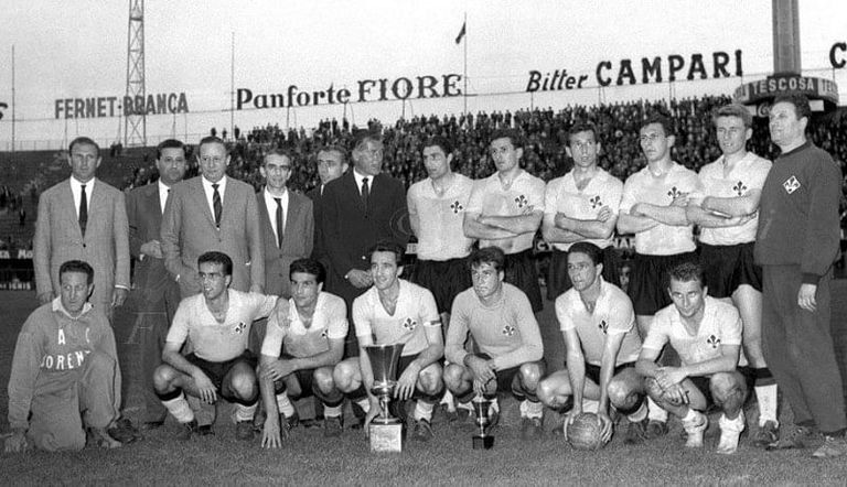 الفيولا أبطال كأس الكؤوس الأوروبية 1961 ريال مدريد بطل أول نسخ دوري أبطال أوروبا
