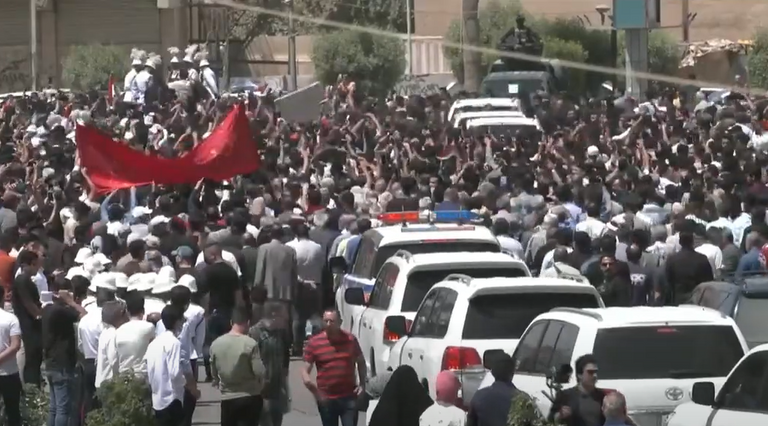 تشييع جثمان الشاعر العراقي مظفر النواب