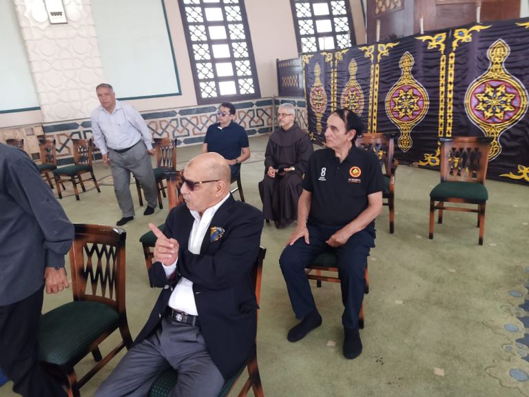 الفنانة يسرا في جنازة سمير صبري