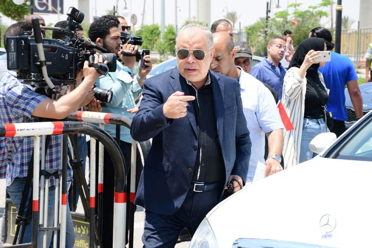 الفنانة يسرا في جنازة سمير صبري