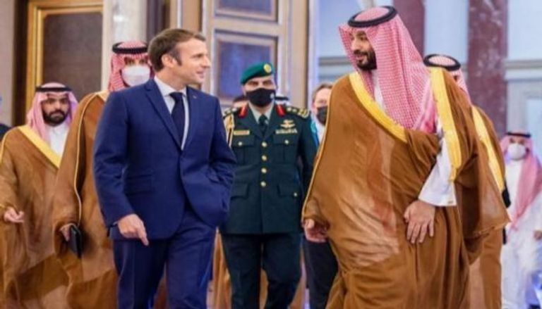 ولي العهد السعودي في لقاء سابق مع الرئيس الفرنسي