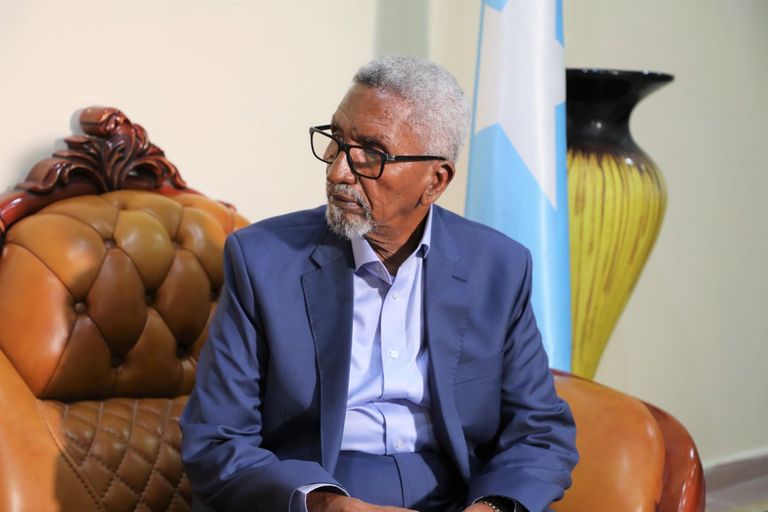 رئيس مجلس الشيوخ الفيدرالي الصومالي رئيس مجلس الشيوخ الفيدرالي وسفير السعودية