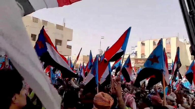 جانب من إحياء الجنوبيين ذكرى فك الارتباط