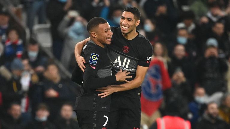 أشرف حكيمي مع كيليان مبابي في باريس سان جيرمان أشرف حكيمي نجم باريس سان جيرمان