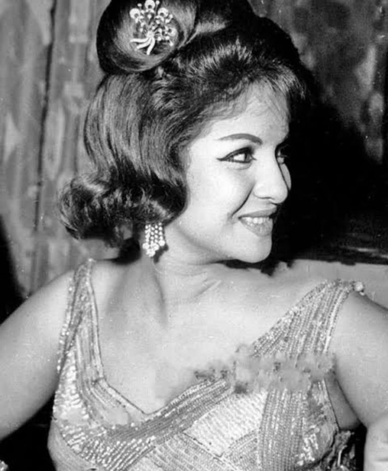 الفنانة المصرية مها صبري 