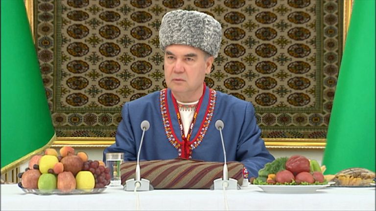 جانب من مراسم تأبين الشيخ خليفة بن زايد آل نهيان في تركمانستان