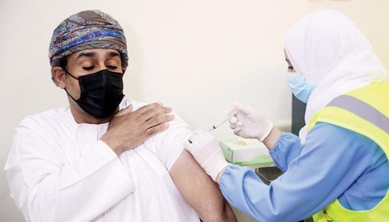 التطعيم ضد فيروس كورونا في سلطنة عمان- أرشيفية