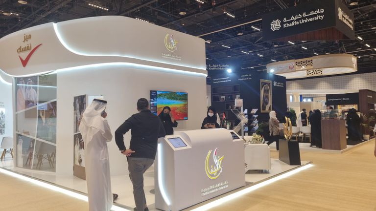 جانب من فعاليات معرض أبوظبي الدولي للكتاب