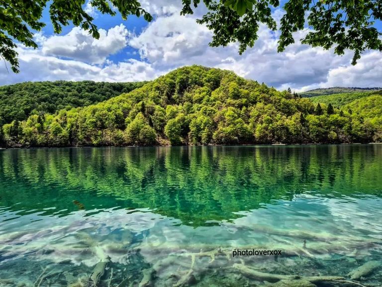  بحيرة Crater Lake