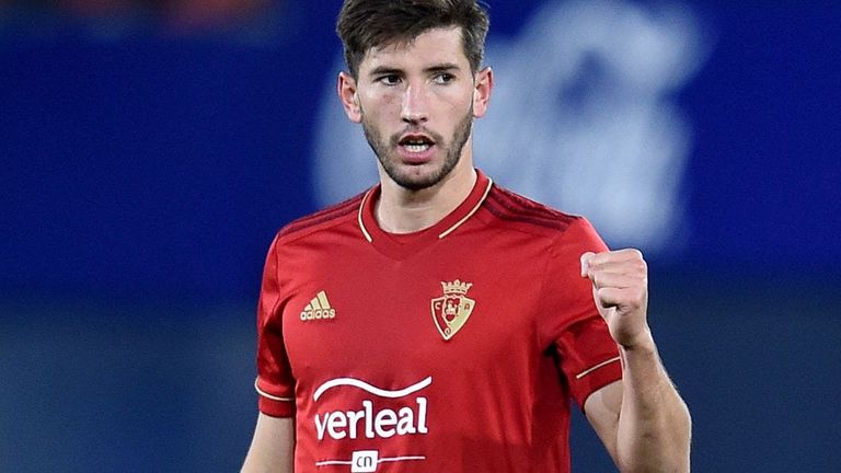 ديفيد جارسيا مدافع أوساسونا المدافع الأفضل في الدوري الإسباني