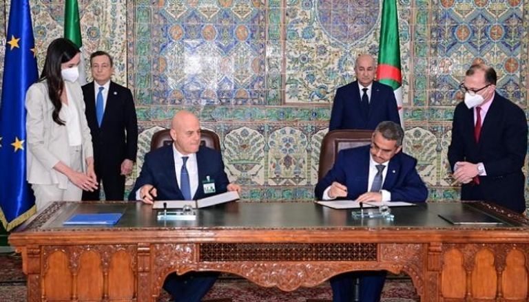 مراسم توقيع الاتفاقية الطاقوية بين سوناطراك الجزائرية وإيني الإيطالية لقاء سابق بين الرئيسين الجزائري والإيطالي