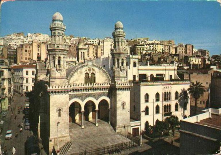 The Kechaoua Mosque is one of the most prominent places to visit in Algeria