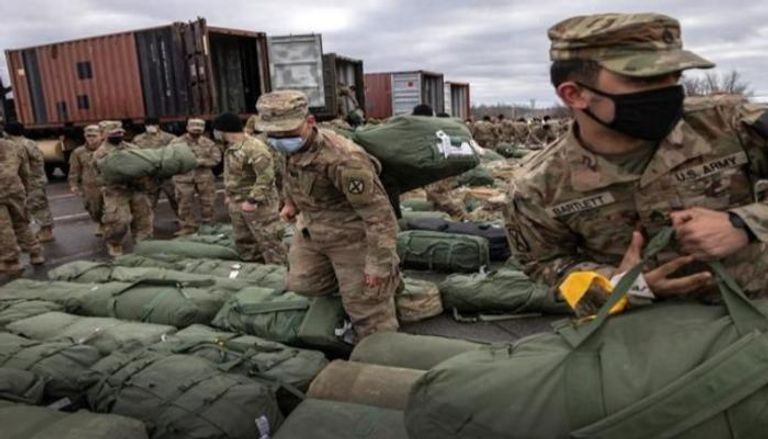 عناصر من الجيش الأمريكي خلال مغادرتهم أفغانستان