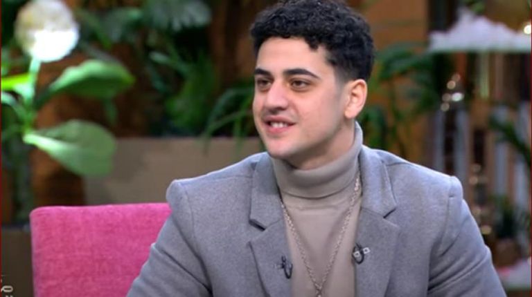 نور رفقة والده الفنان خالد النبوي - أرشيفية