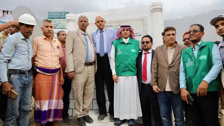 جانب من تدشين العمل في منفذ هيجة العبد بتعز