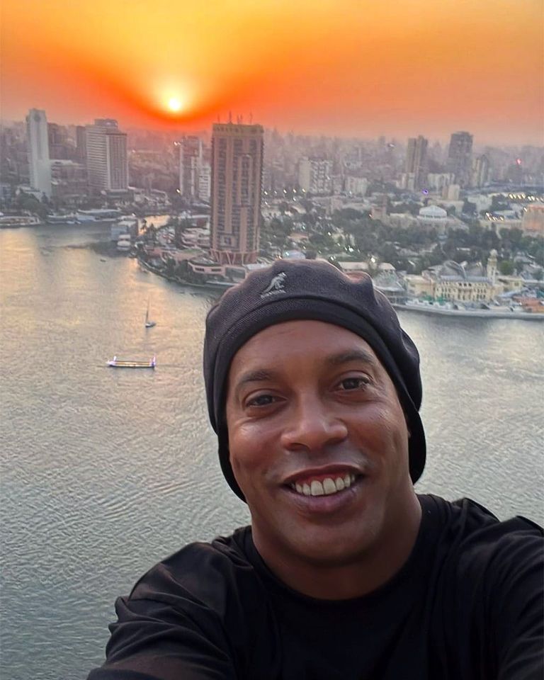 لاعب كرة القدم الشهير رونالدينيو