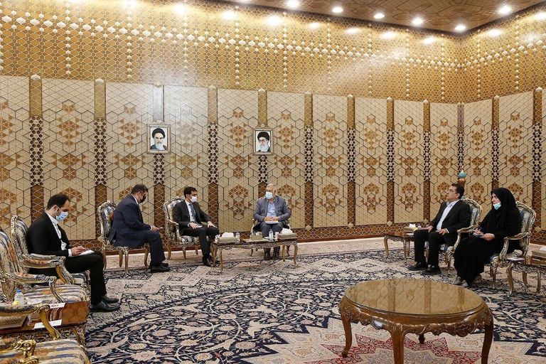 جانب من لقاء  بيغلر وعلي عيسي الزعابي، القائم بالأعمال الإماراتي