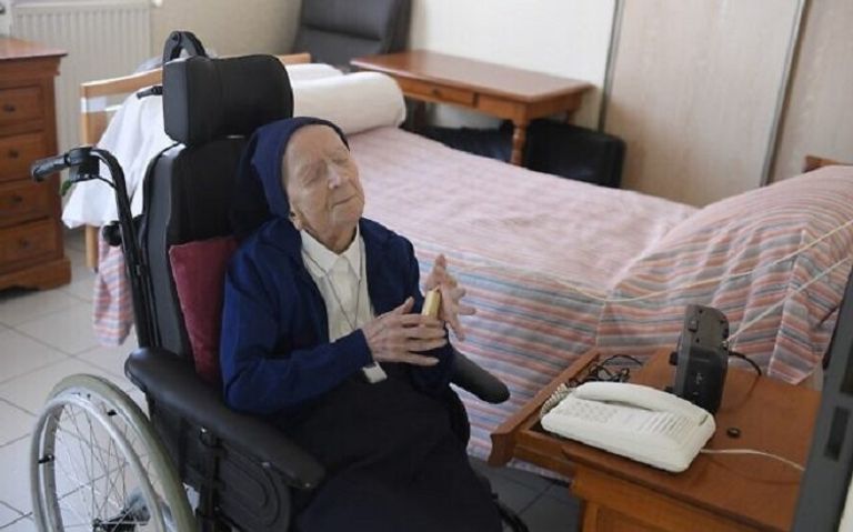 المعمرة الفرسنية أندريه