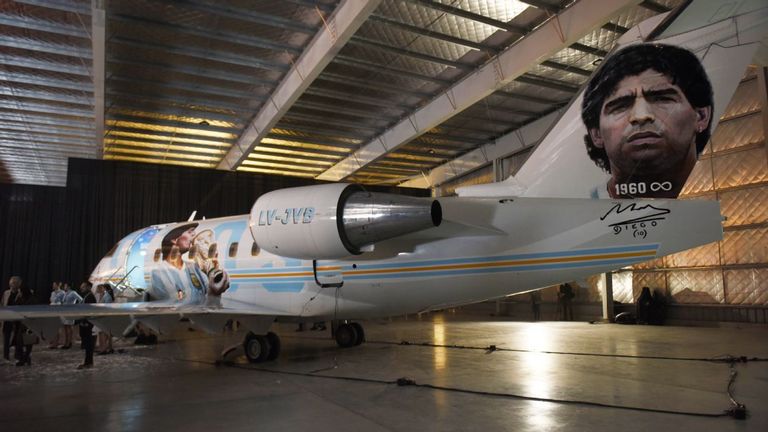 طائرة دييجو أرماندو مارادونا