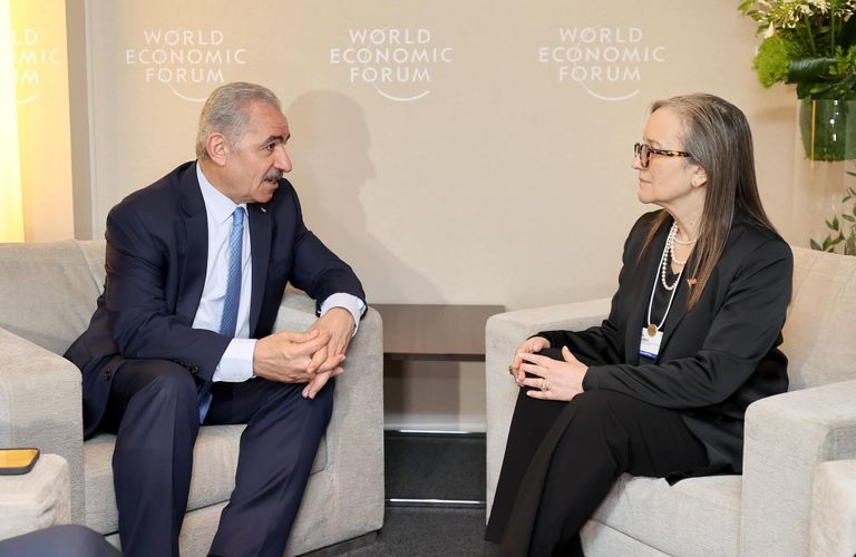 أشتيه مع مدير برنامج الأمم المتحدة الإنمائي