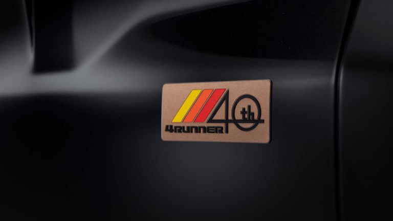 النسخة الخاصة من  طراز 4Runner النسخة الخاصة من  طراز 4Runner