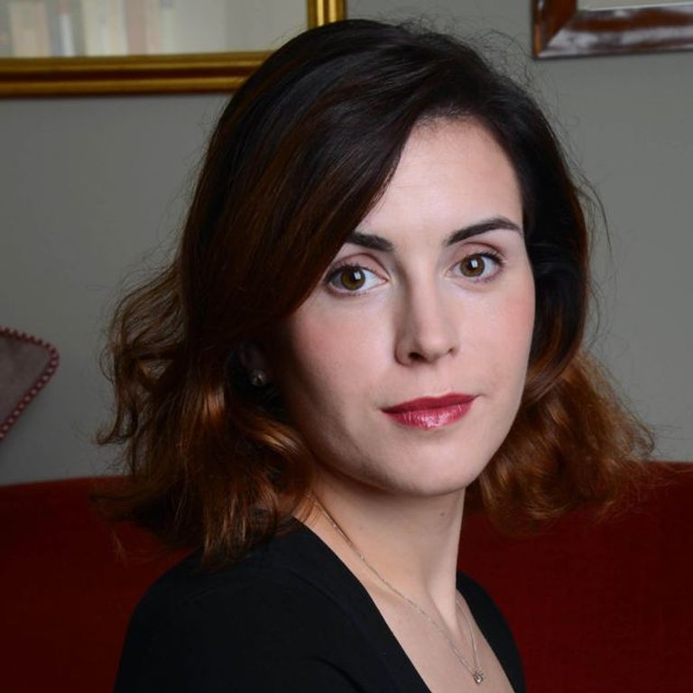 الكاتبة الإنجليزية لويزيانا بيري