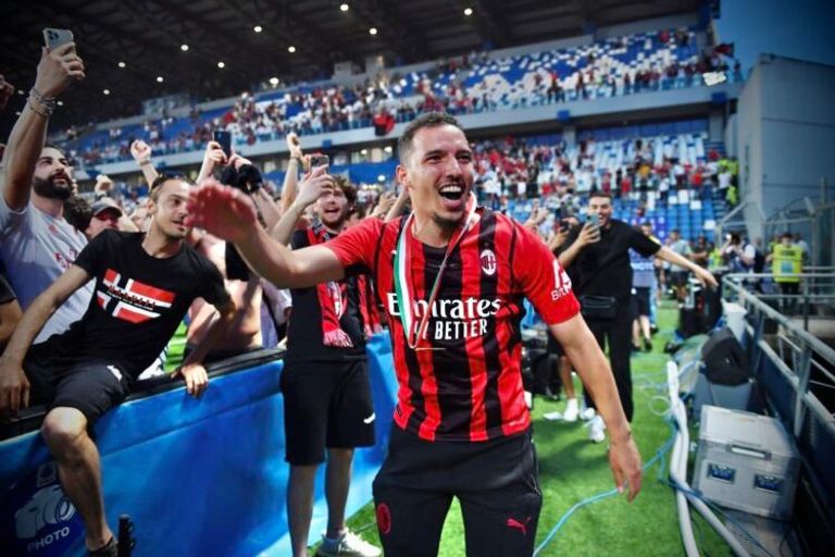 بن ناصر بطلا لإيطاليا محمد صلاح يحمل جائزة الحذاء الذهبي