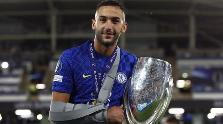 زياش يحمل سوبر أوروبا محمد صلاح يحمل جائزة الحذاء الذهبي