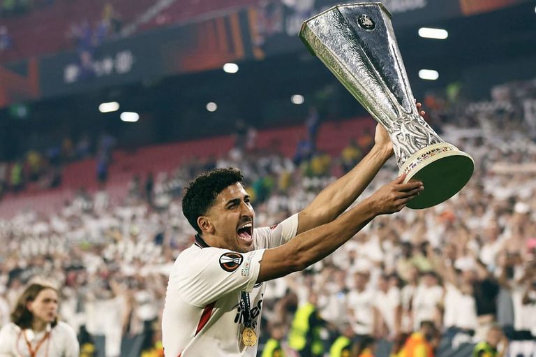 برقوق يحمل الدوري الأوروبي محمد صلاح يحمل جائزة الحذاء الذهبي
