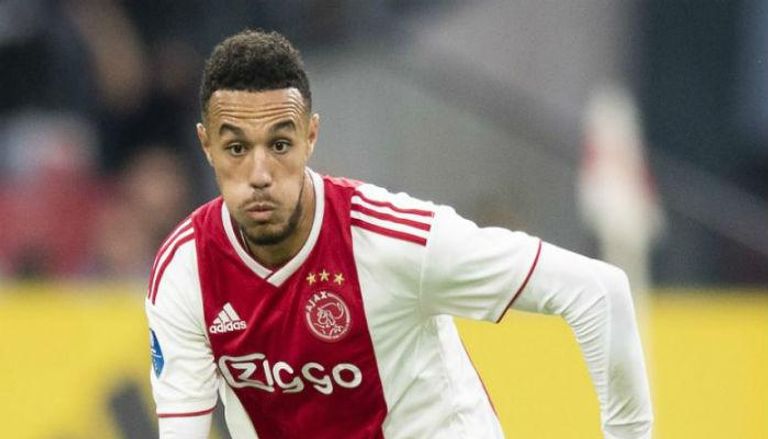 مزراوي بقميص أياكس محمد صلاح يحمل جائزة الحذاء الذهبي