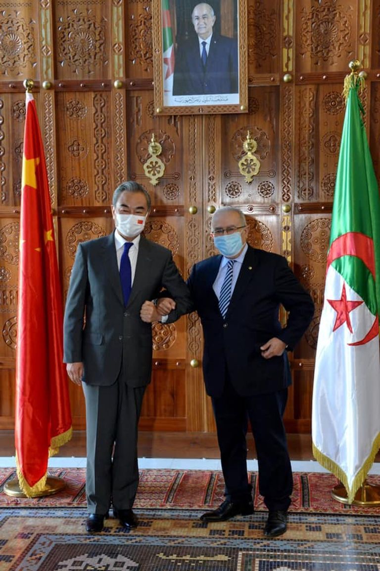 لقاء سابق بين وزيري خارجية الجزائر والصين لقاء سابق بين الرئيس الجزائري ووزير الخارجية الصيني