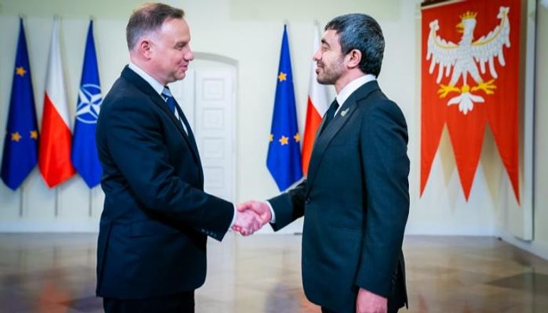رئيس بولندا يستقبل الشيخ عبدالله بن زايد آل نهيان