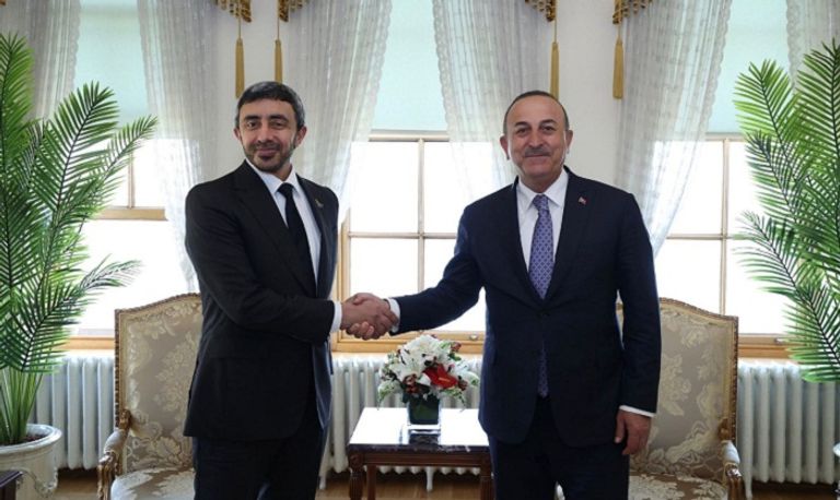 جانب من المؤتمر الصحفي بين وزيري خارجية الإمارات وتركيا