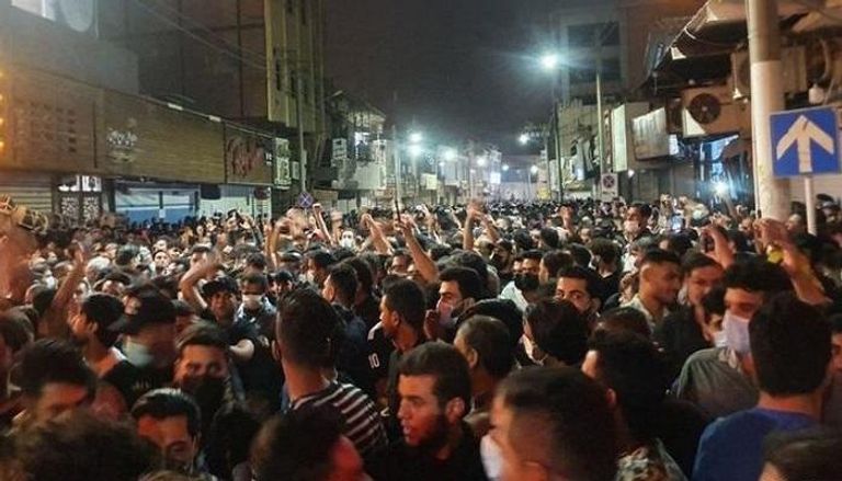  متظاهرون تجمعوا في مدينة آبادان الإيرانية