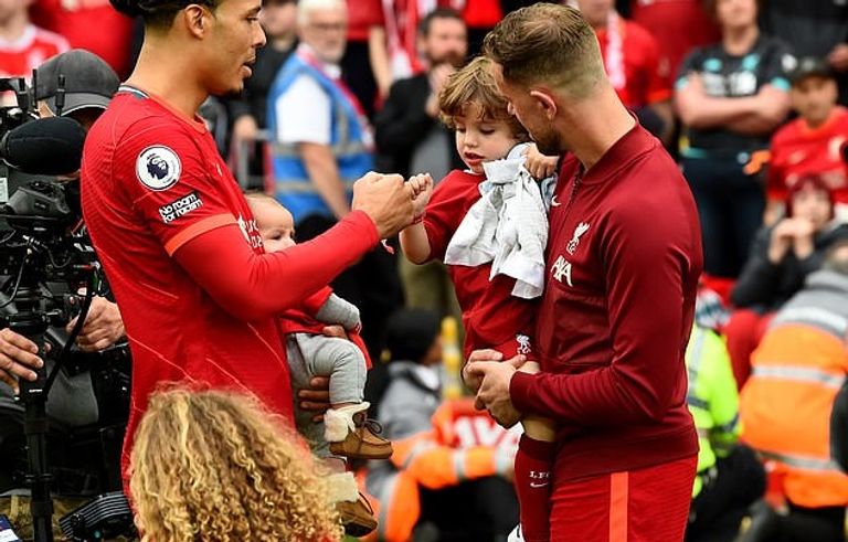 لاعبو ليفربول 