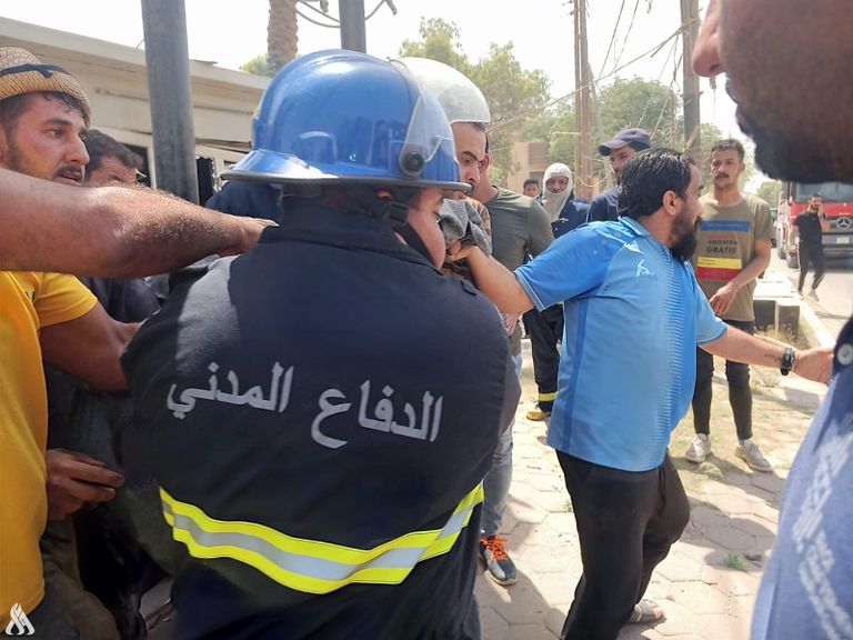 آثار انهيار المطعم في بغداد